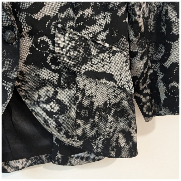 Smythe Lace Print Single Button Blazer - Picture 3 of 8
